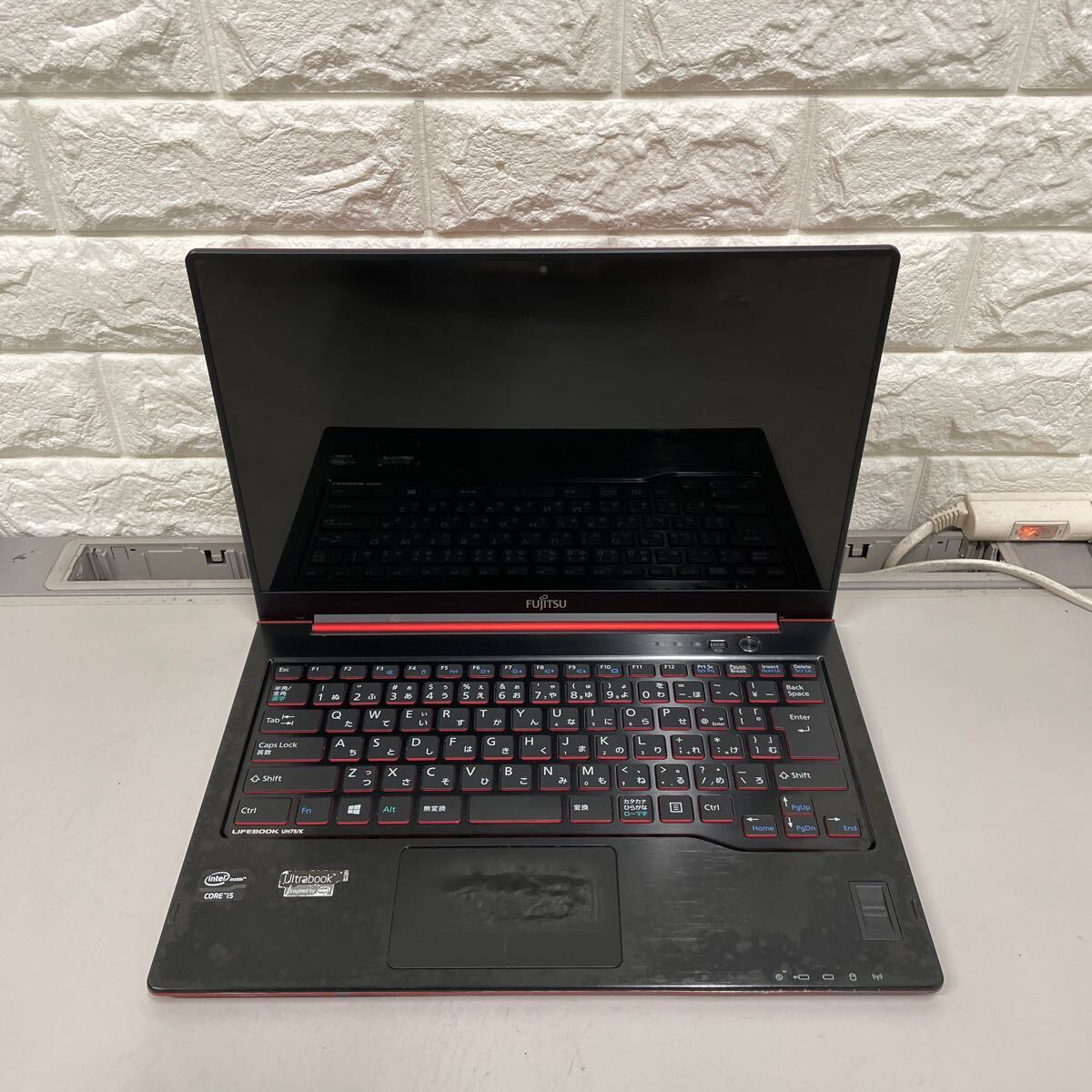 モ77 富士通 LIFEBOOK UH75/K FMVU75KR Core i5 3337U メモリ4GB _画像1