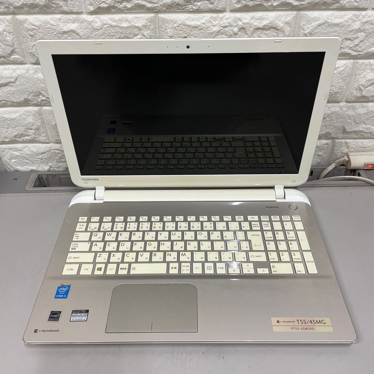 ヤ4 TOSHIBA dynabook T55/45MG PT55-45MSXG Core i3 4025U メモリ4GB _画像1