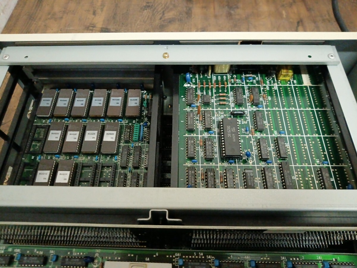 NEC 旧型PC PC-9801 パーソナルコンピュータ キーボード パソコン　通電OK　ジャンク_画像9