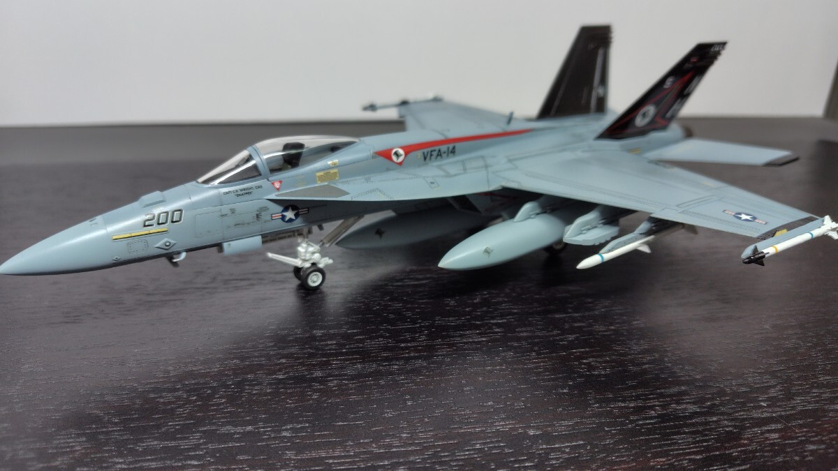 F/A-18E スーパーホーネット ハセガワ製プラモデル完成品 1/72の画像1