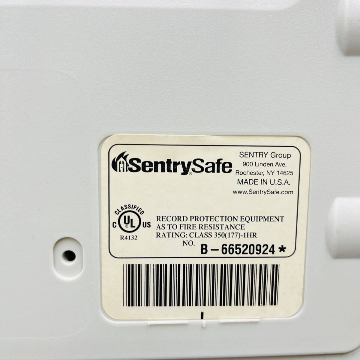 3SC119 SENTRY SAFE セントリー セーフ 耐火金庫 型番不明 テンキー式 シングルロック 通電OK 金庫 中古 現状品 動作未確認 ※22331の画像9