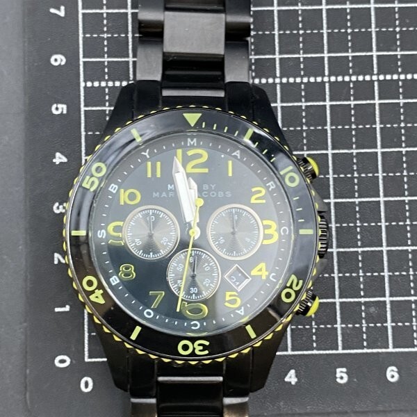 G0110H46 可動 マークバイマークジェイコブス MBM5026 黒文字盤 デイト QZ メンズ腕時計 クォーツ腕時計/アナログ　※リューズ外れ_画像9