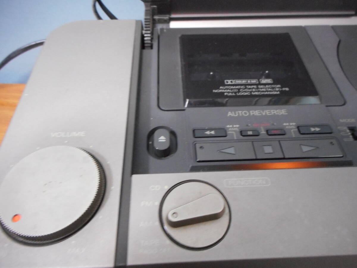 SONY D2010 高級CDラジカセ ジャンク品 カセットテープ再生(片面のみ）とラジオは音出しできました。の画像5