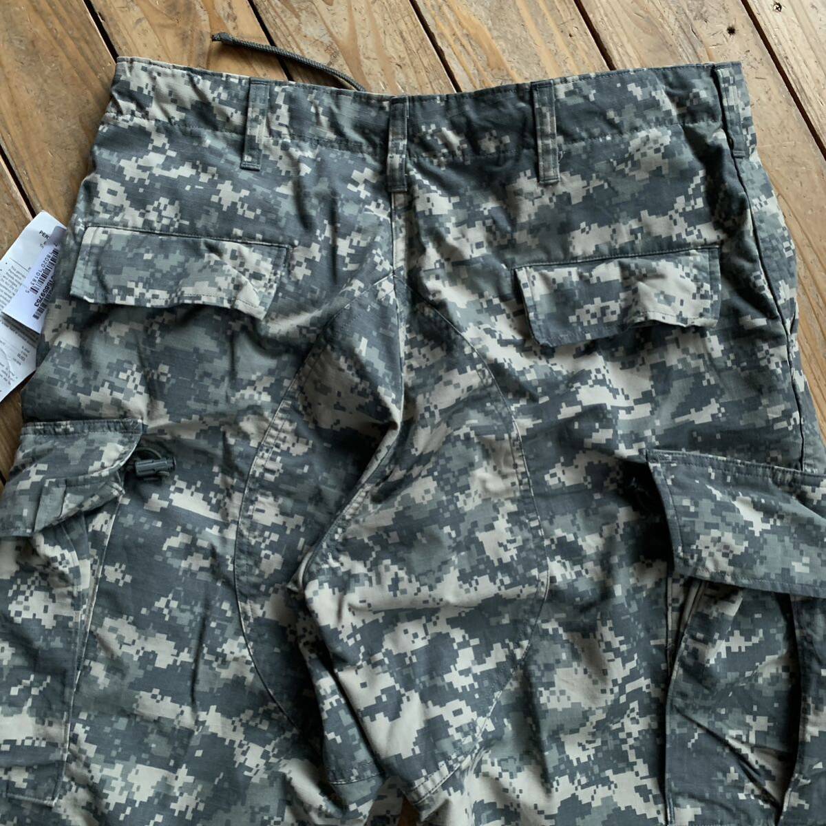 新品 アーミー ミリタリー デジカモパンツ メンズ LARGE-LONG 06年製 カーゴ 制服 米軍実物 ユニフォーム タグ付き未使用品 P1311の画像1