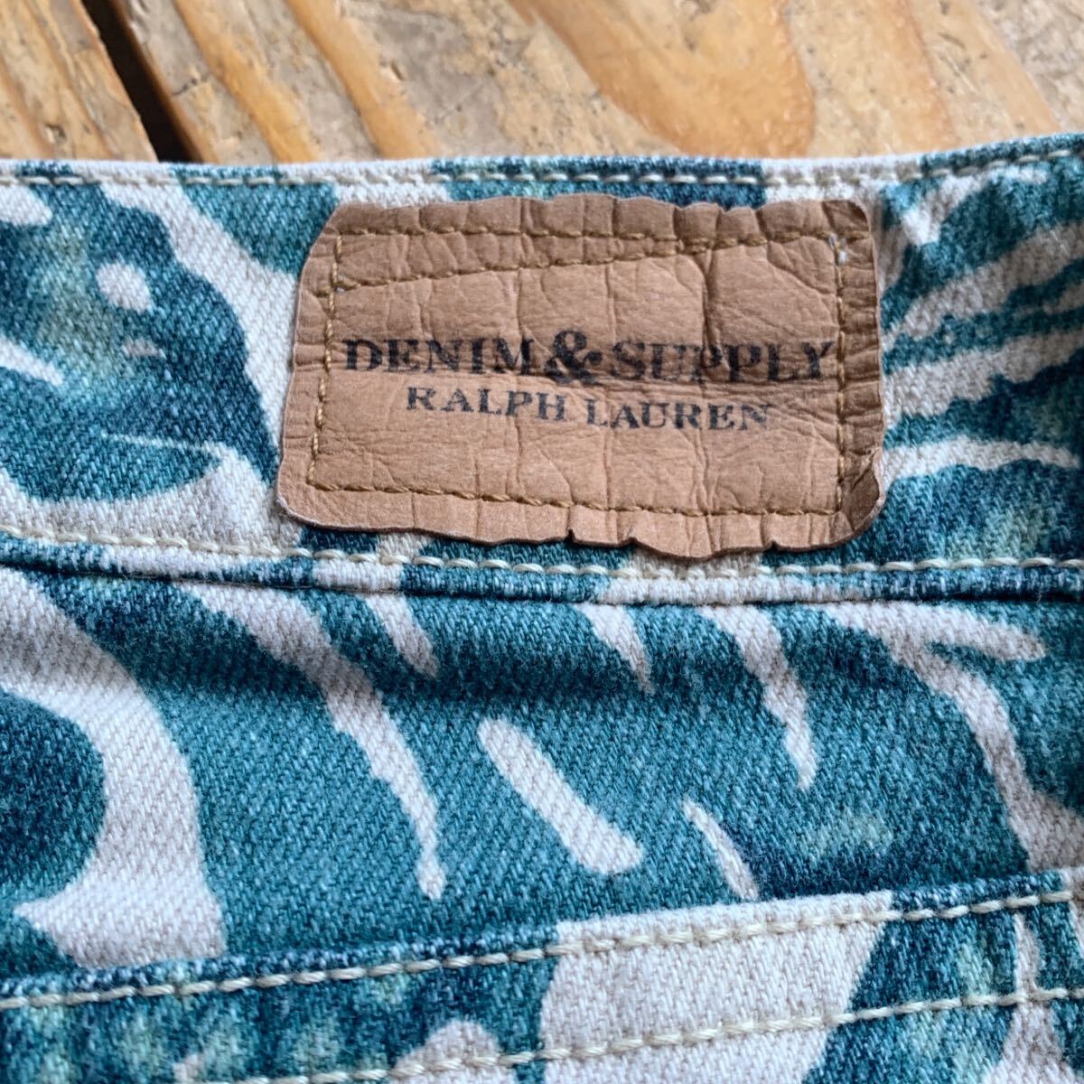 USA古着 DENIM＆SUPPLY デニム＆サプライ デニムパンツ レディース 28Uサイズ 細身 ボタニカル 総柄 裾ファスナー 派手 ラルフ P1324_画像5