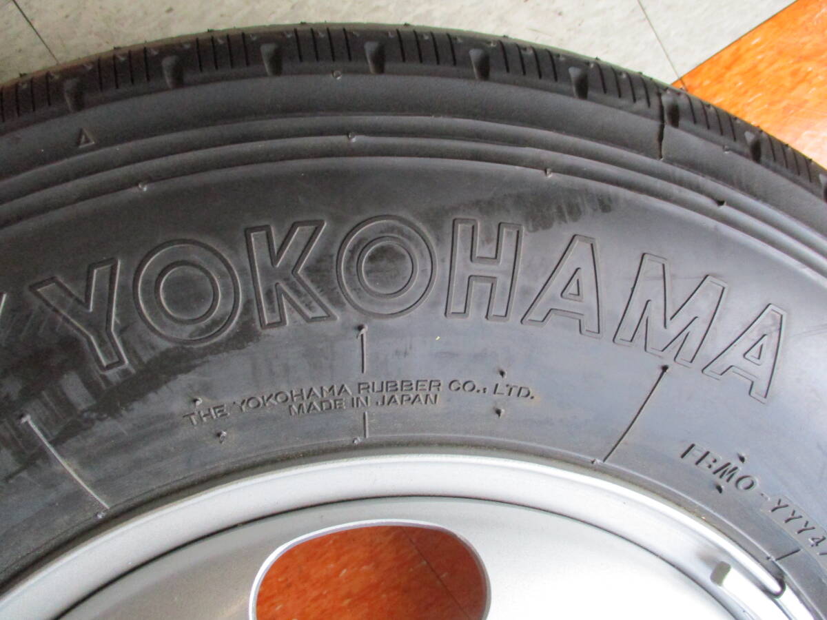 TOPY ＴFAC 11D22 16インチ 5.5K 1114 22 E5.5 5穴 205/85R16 117/115L LT 2022年製、YOKOHAMA 夏タイヤ未使用品1本セット _画像7