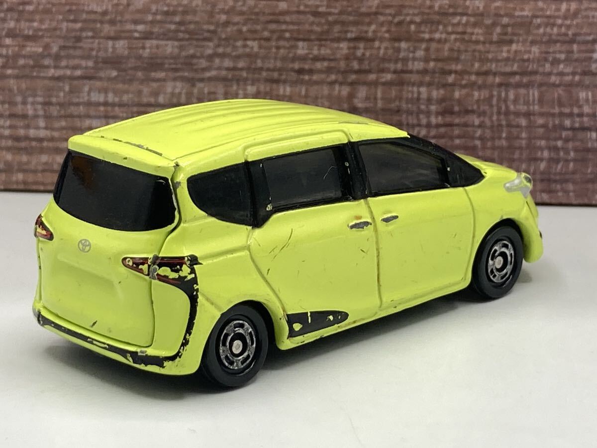 即決有★トミカ トヨタ TOYOTA シエンタ SIENTA イエロー 黄 ベトナム製★ミニカー_画像2