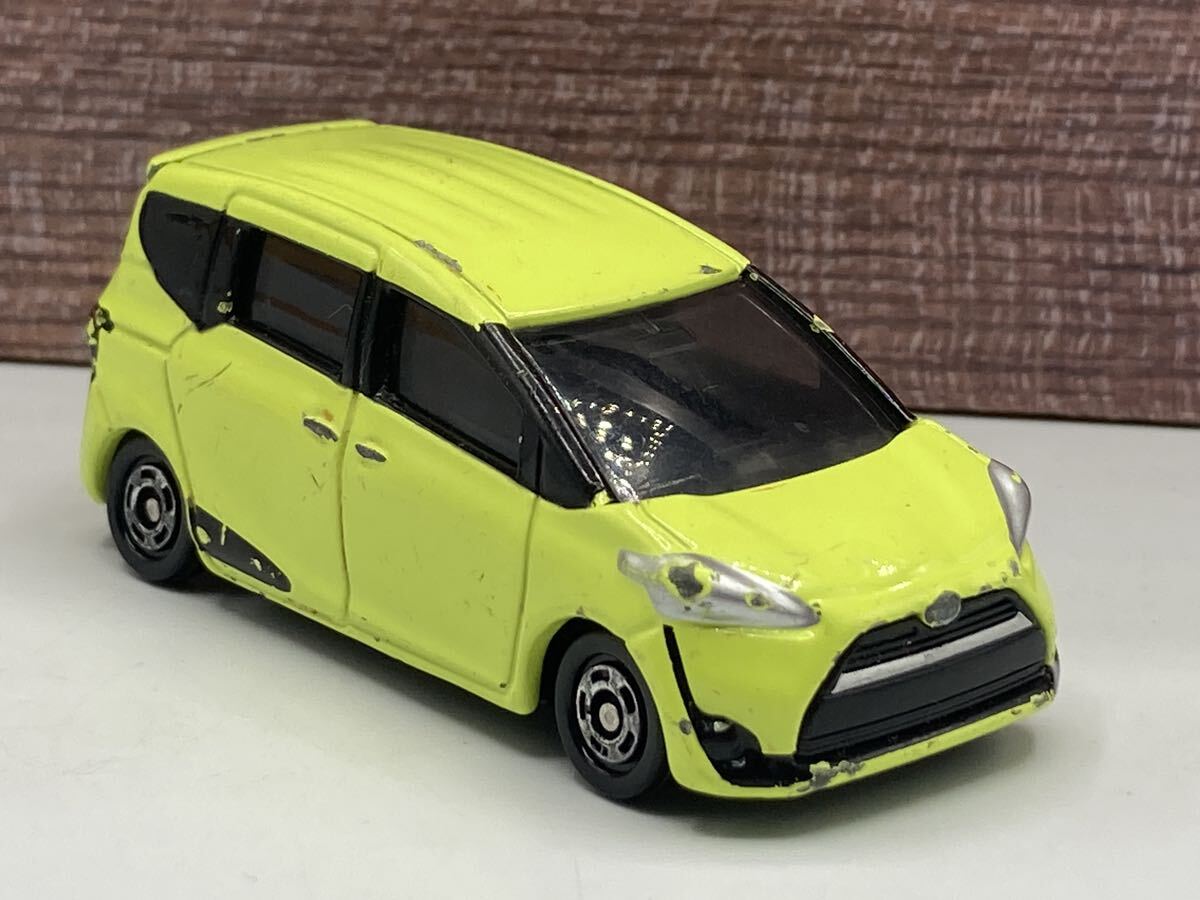 即決有★トミカ トヨタ TOYOTA シエンタ SIENTA イエロー 黄 ベトナム製★ミニカー_画像3