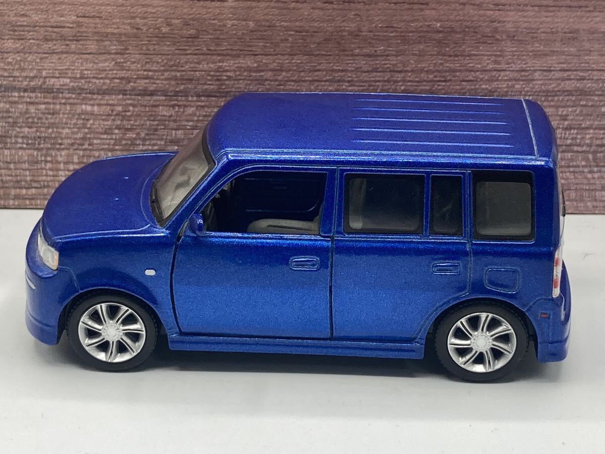 即決有★プルバックカー キンスマート kinsmart 1/32 scion xb サイオン トヨタTOYOTA bB ブルー 青★ミニカー_画像2