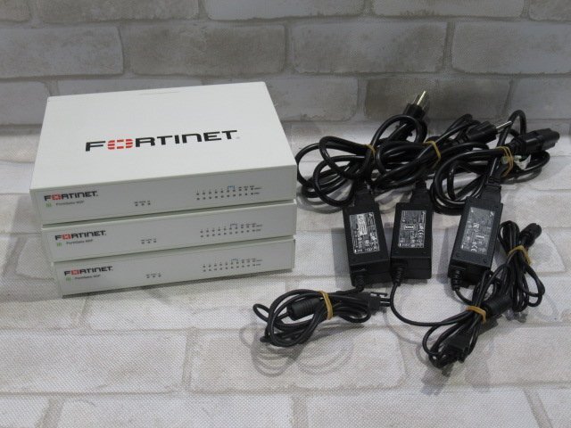 Ω 新FT 0165♪ 保証有 Fortinet【 FG-60F 】FortiGate-60F 3台セット UTM ライセンス 25年迄×2/26年迄×1 領収書発行可能の画像1