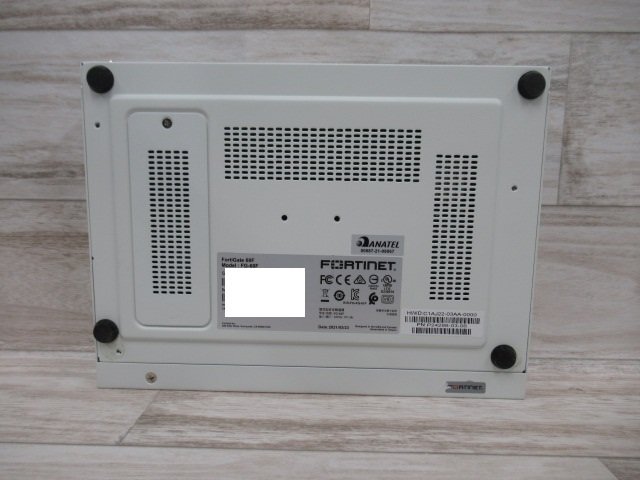 Ω 新FT 0168♪ 保証有 Fortinet【 FG-60F 】FortiGate-60F 3台セット UTM ライセンス 26年迄×3 領収書発行可能の画像5