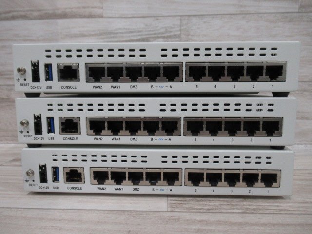 Ω 新FT 0168♪ 保証有 Fortinet【 FG-60F 】FortiGate-60F 3台セット UTM ライセンス 26年迄×3 領収書発行可能の画像3