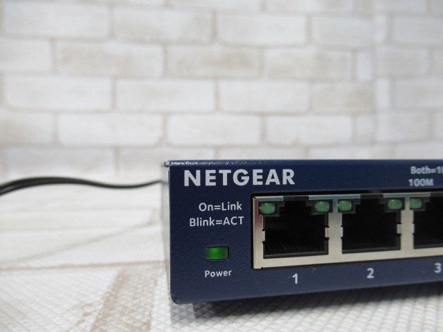 Ω 新LA 0039h 保証有 NETGEAR【 GS108v4 】ネットギア ギガビット8ポート アンマネージスイッチ 通電確認済・祝10000取引!!_画像6