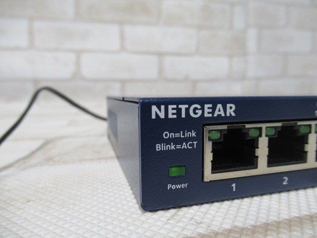 Ω 新LA 0040h 保証有 NETGEAR【 GS108v4 】ネットギア ギガビット8ポート アンマネージスイッチ 通電確認済・祝10000取引!!_画像6