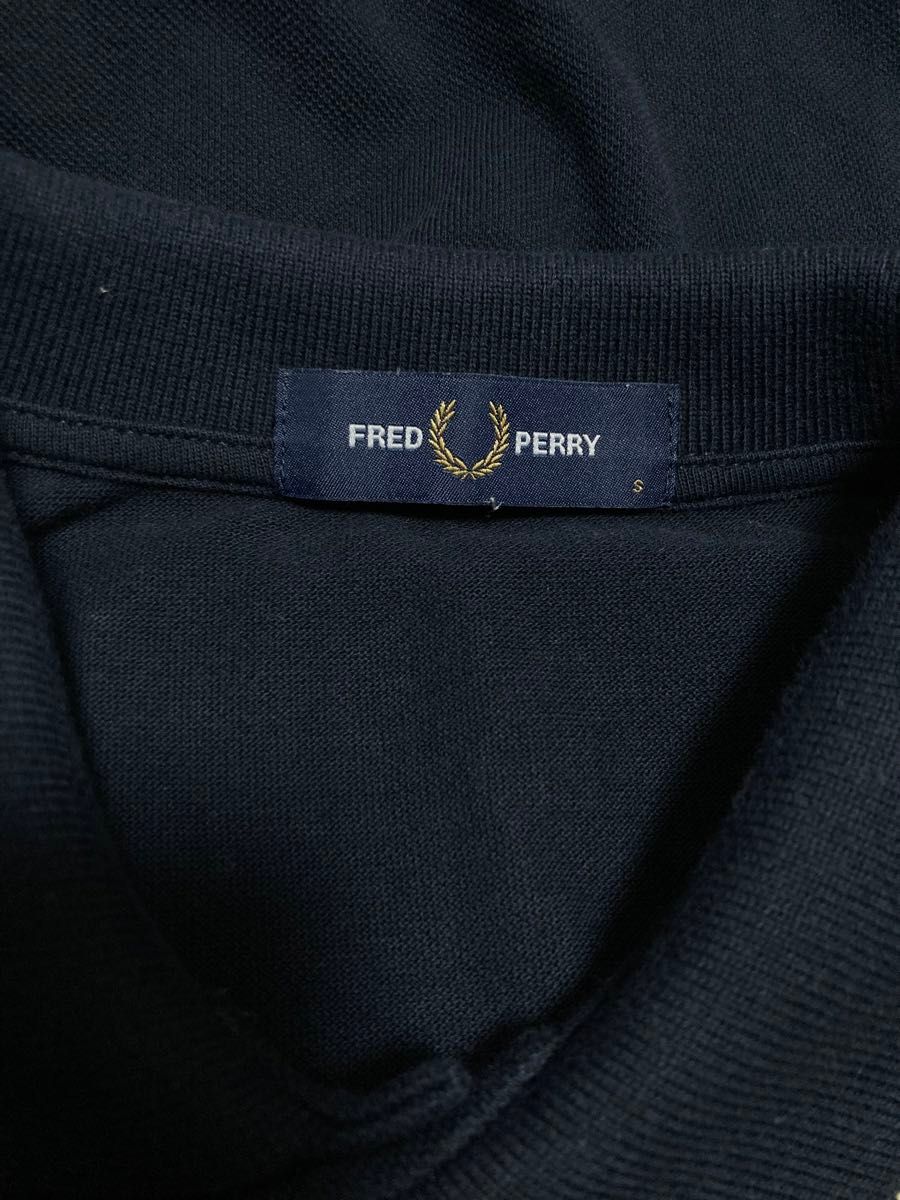 FRED PERRY（フレッドペリー）半袖ポロシャツ　Sサイズ　送料無料　紺　ネイビー　
