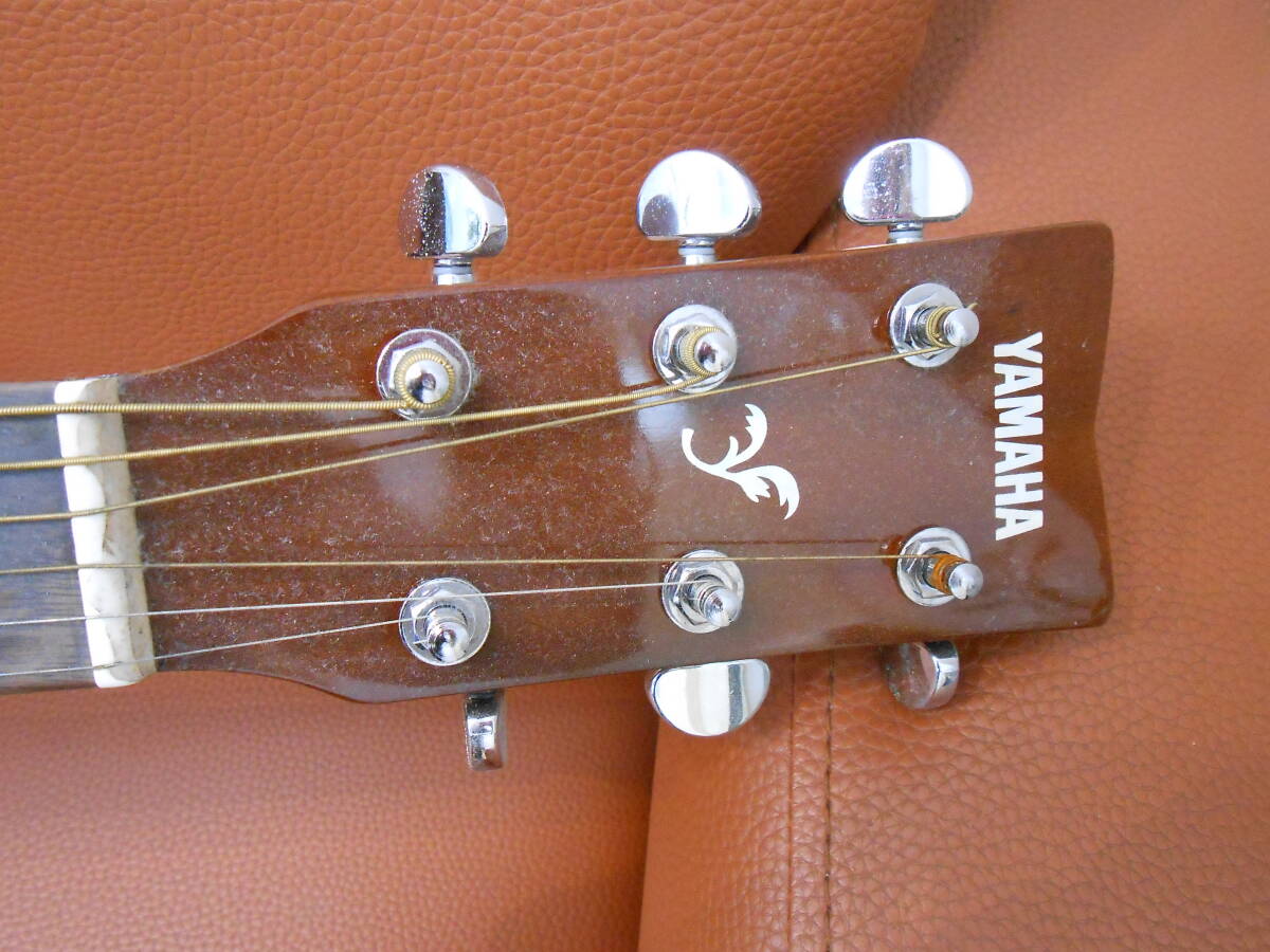24643 譲渡・中古品 YAMAHA アコースティックギター F600 6弦 ケース付 ギターたて付 インドネシア製の画像7