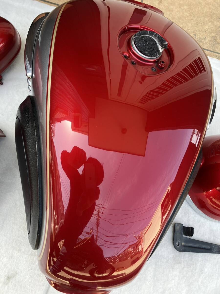 極美品 W650 外装セット 純正燃料コック付 燃料タンク タンク サイドカバー ライトケース ヘッドライトケース キャブ車 W400 赤 レッドの画像3