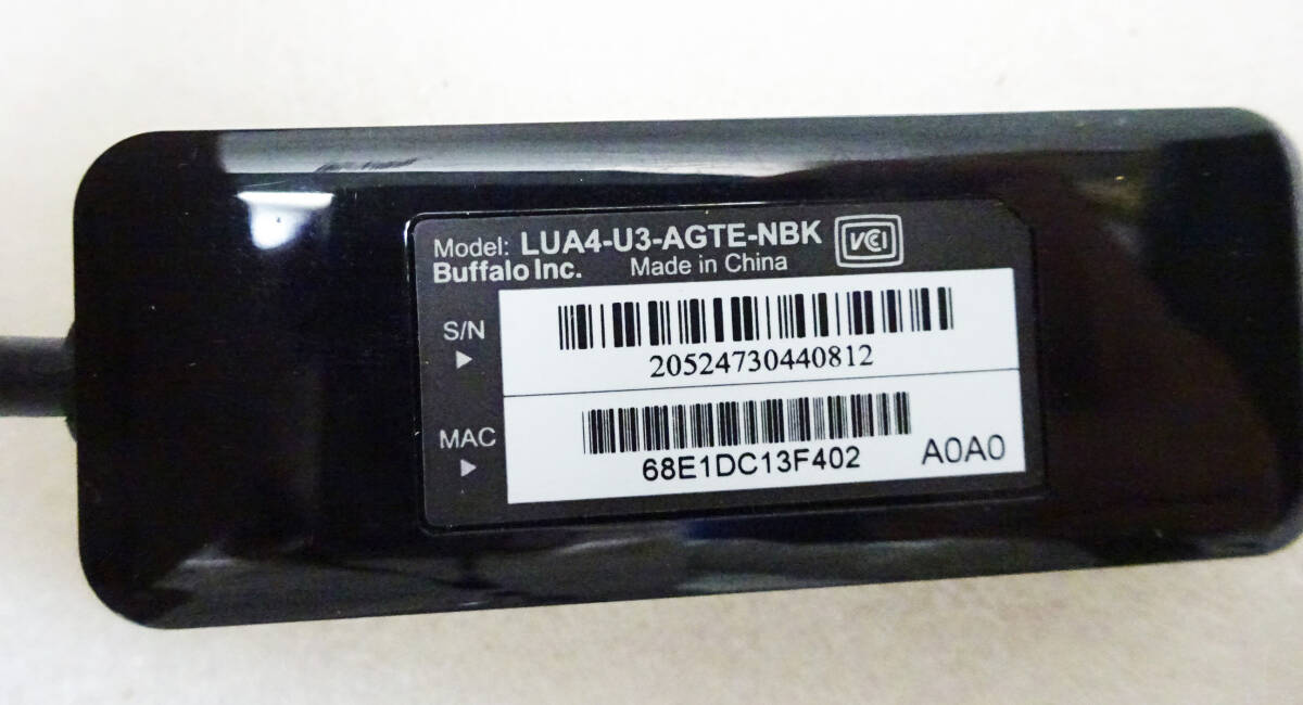 ◆ 美品 バッファロー BUFFALO 有線LANアダプター LUA4-U3-AGTE-NBK 元箱 取説付き ブラック Giga USB3.0対応 ◆210円で発送可能◆の画像4