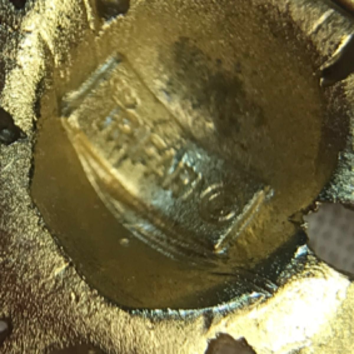 TRIFARI/クラウントリファリ ブローチ 刻印あり ゴールド色 TRIFARI/クラウントリファリ ブローチ 刻印あり ゴールド色