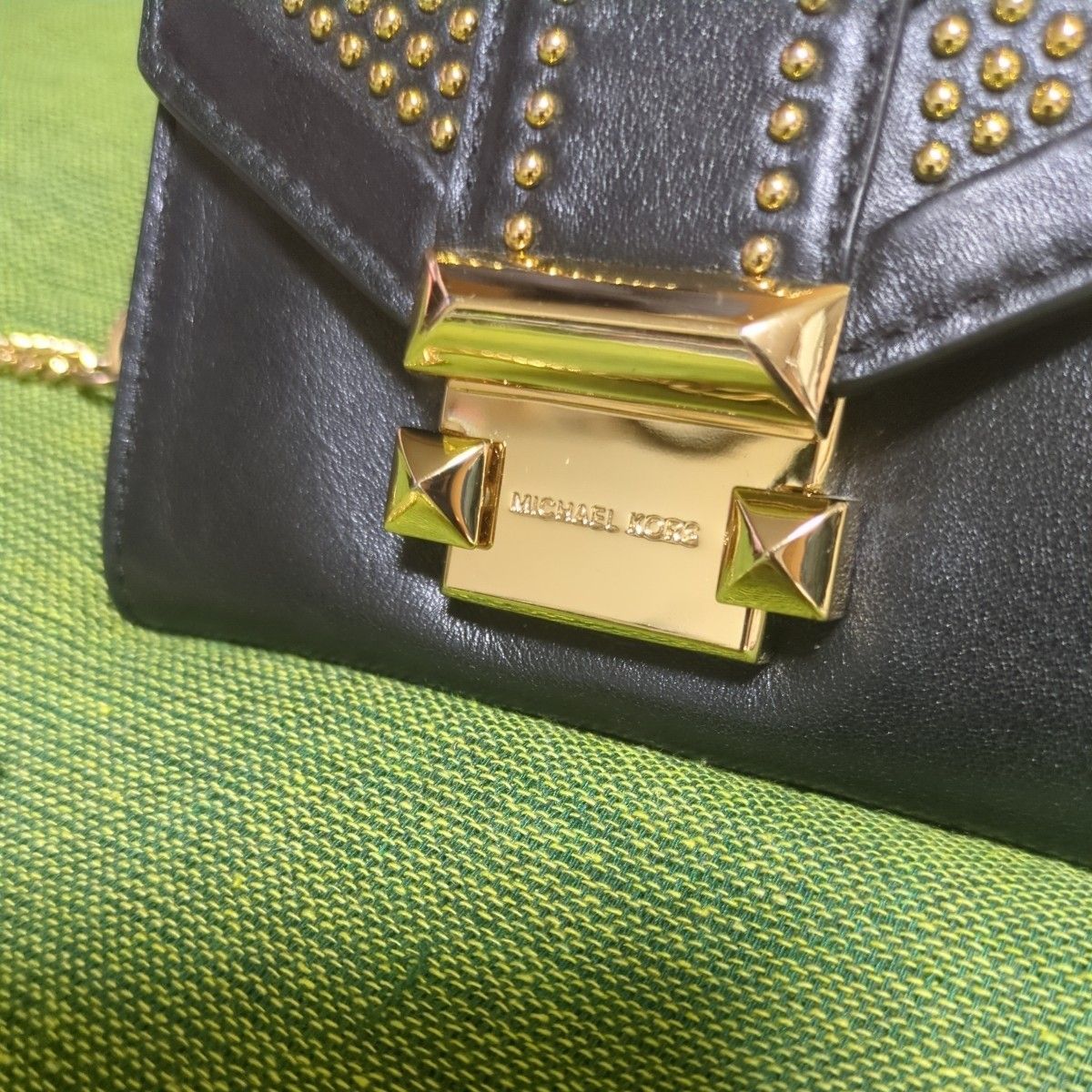 ● MICHAEL KORS ●マイケル・コース 二つ折り財布 レザー チェーン ウォレット小銭入れ スタッズ ROCK バンド