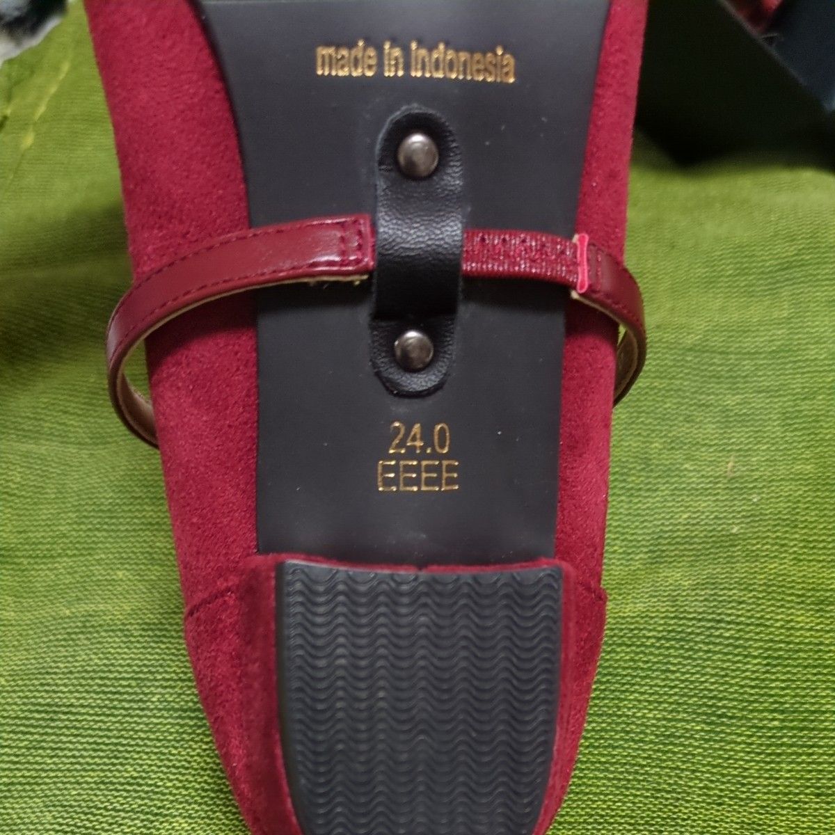  BENEBIS パンプス 24.0cm レッド 赤 ルビー色3cmヒール●オマケ付き● 靴 シューズ  スウェード