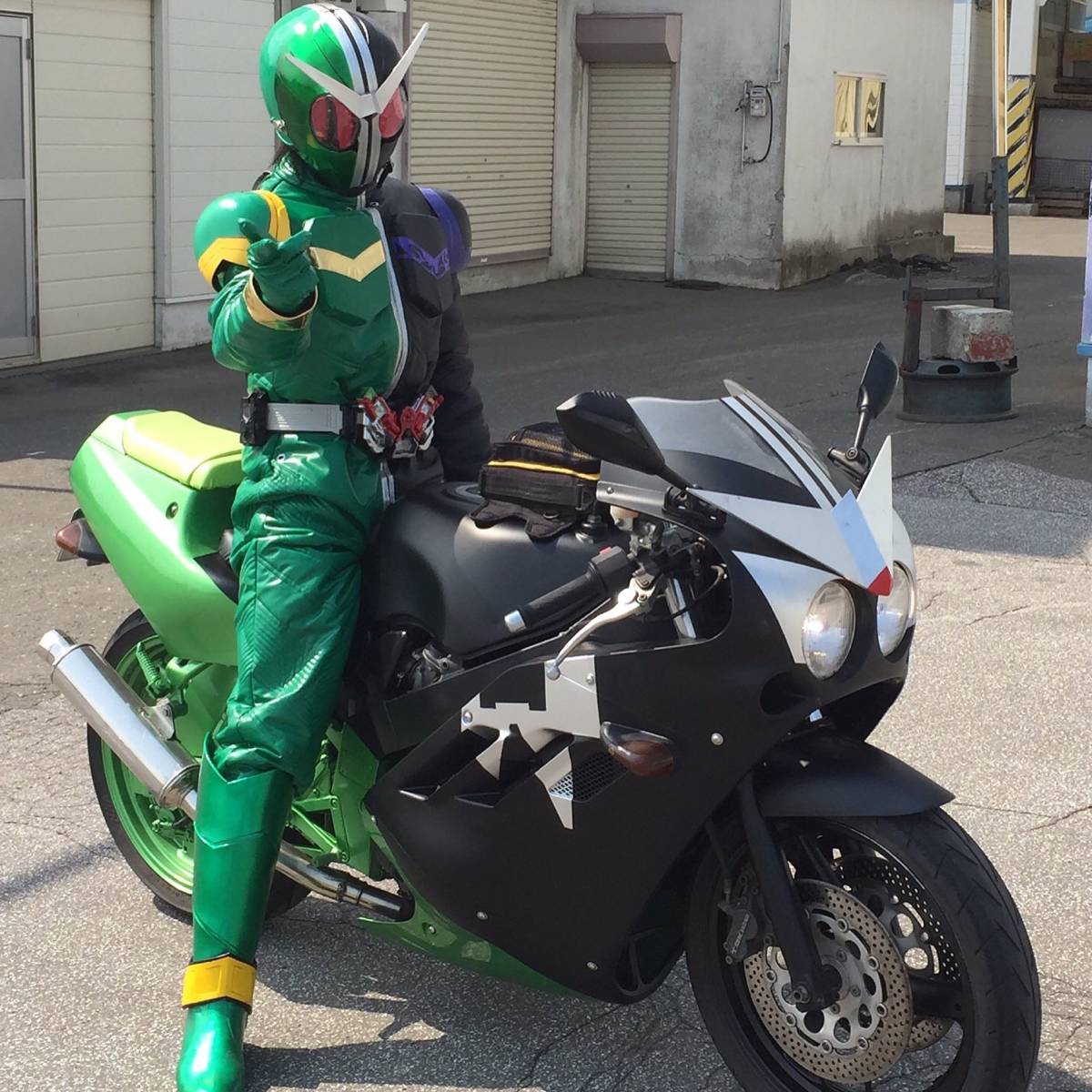 仮面 ライダー コスプレ ダブル W バイク用 1/1 衣装 - 北海道の 仮面 ライダー コスプレ ダブル W バイク用 1/1 衣装 - 北海道の