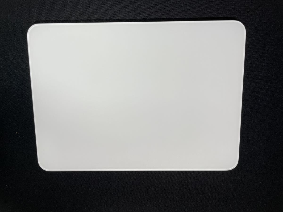 Apple　Magic Trackpad　MK2D3ZA/A　中古　トラックパッド_画像3