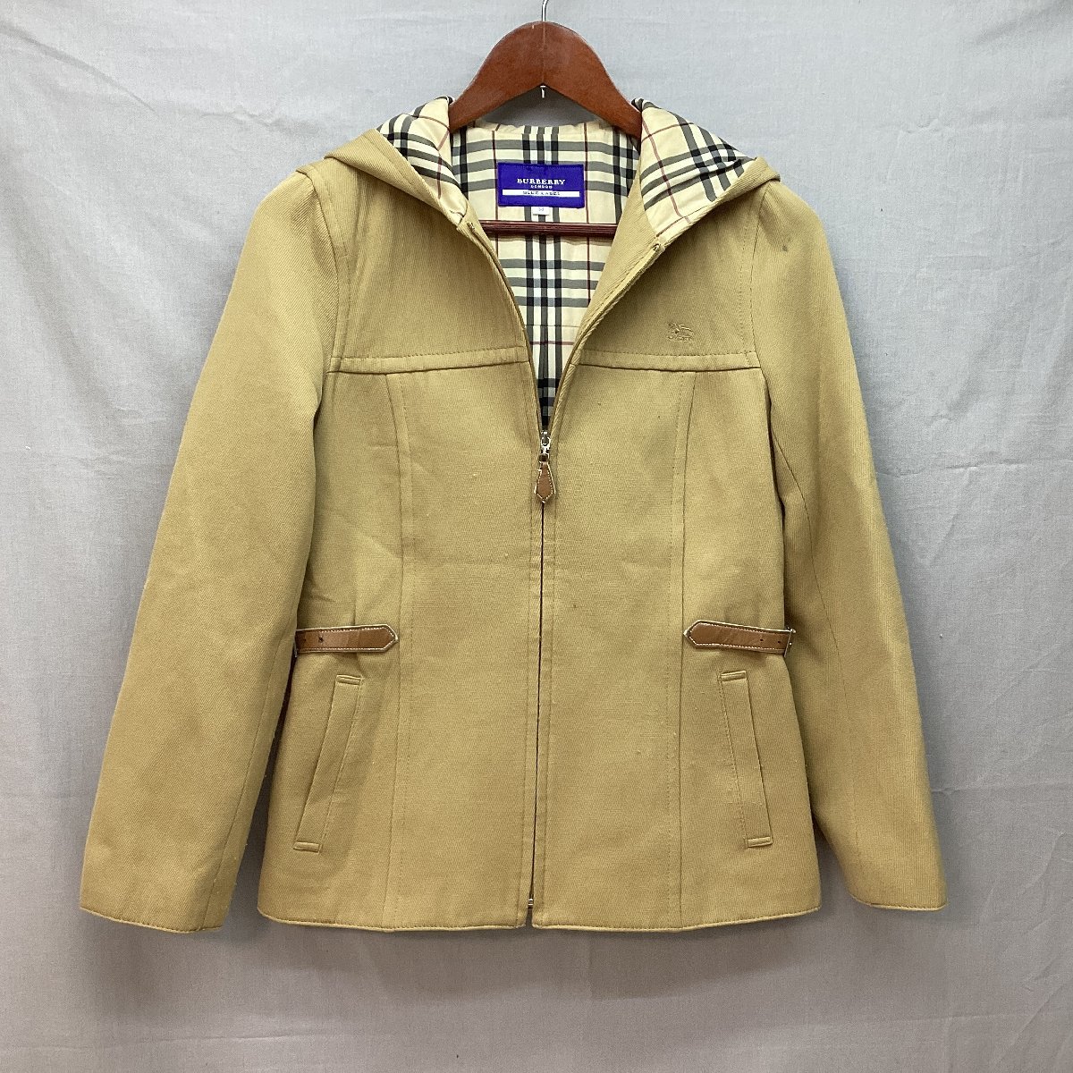 ■BURBERRY BLUE LABEL バーバリーブルーレーベル フーディージャケット ノバチェック 三陽商会 レディース サイズ38 ベージュ /0.58kg■_画像1