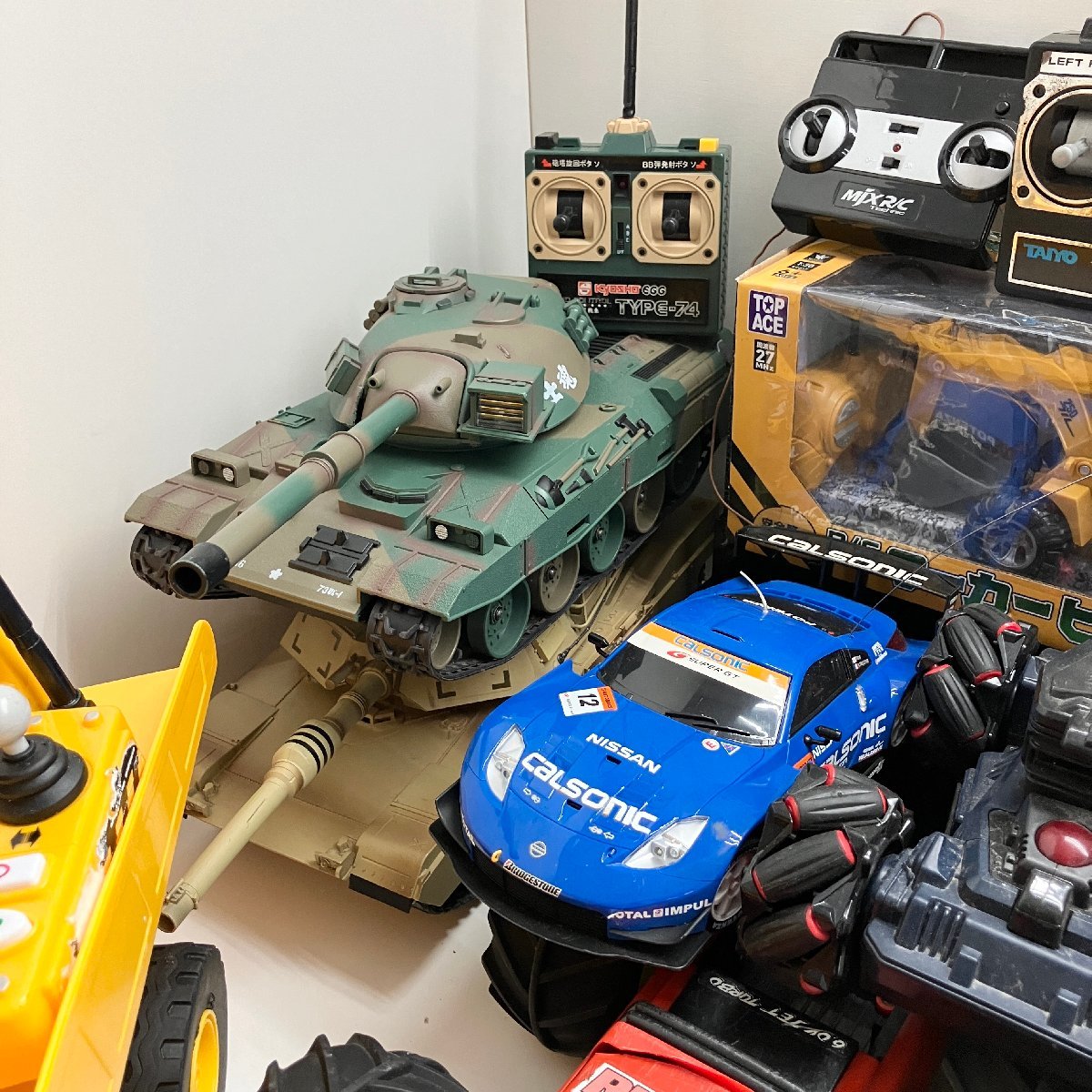 ◆【ジャンク品】 RCカー ラジコン まとめて 約16.3kg おもちゃ 戦車 レーシング オフロード 車 現状品 (GB)M/G60311/3/16.3_画像6