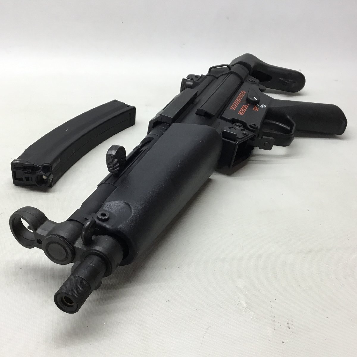 ■TOKYO　MARUI　東京マルイ　オートマチック電動エアガン　MP5 A5/JP　バッテリー劣化により動作不明　ジャンク品 /3.59kg_画像4