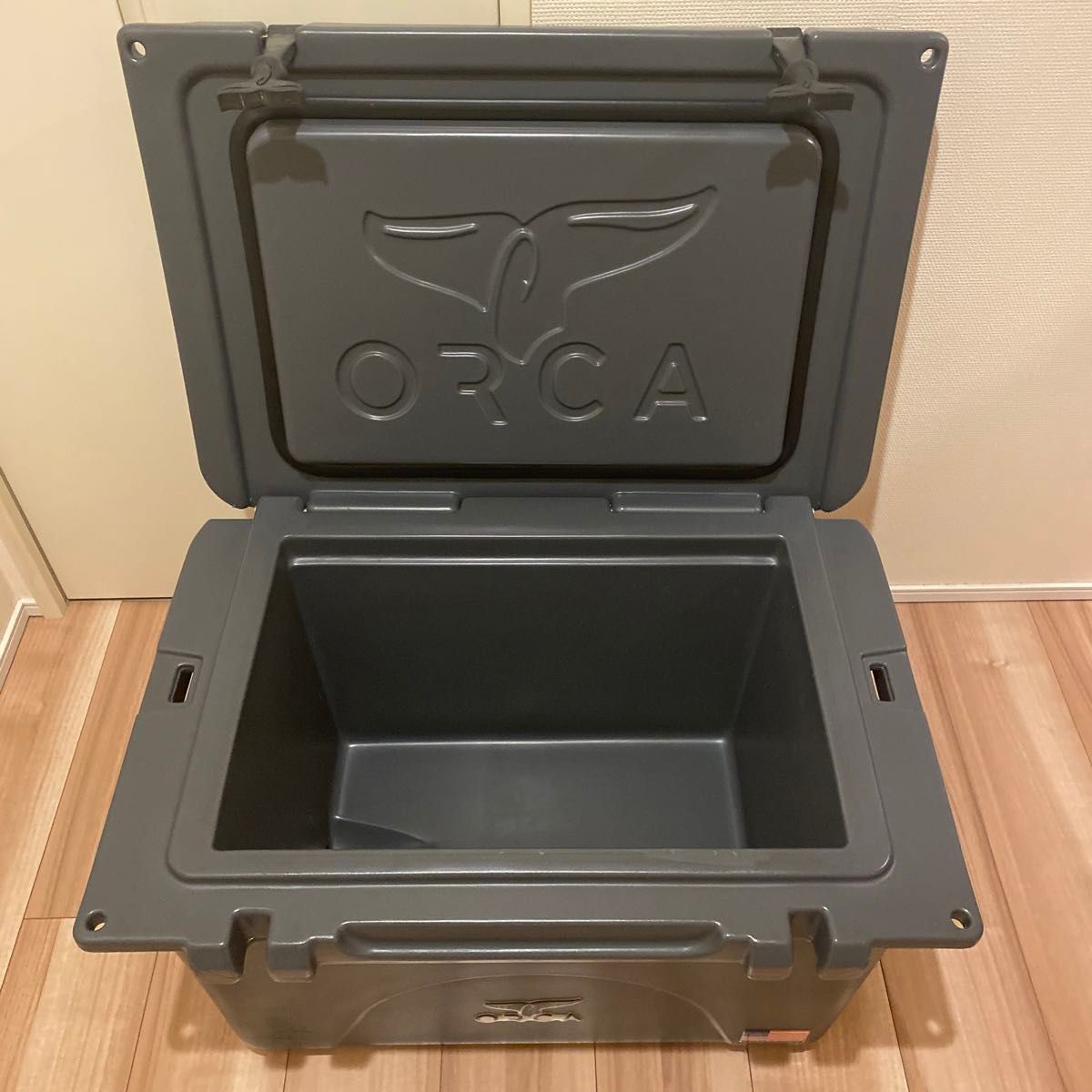 オルカ　ORCA クーラーボックス　40qt チャコール　バスケット付き 