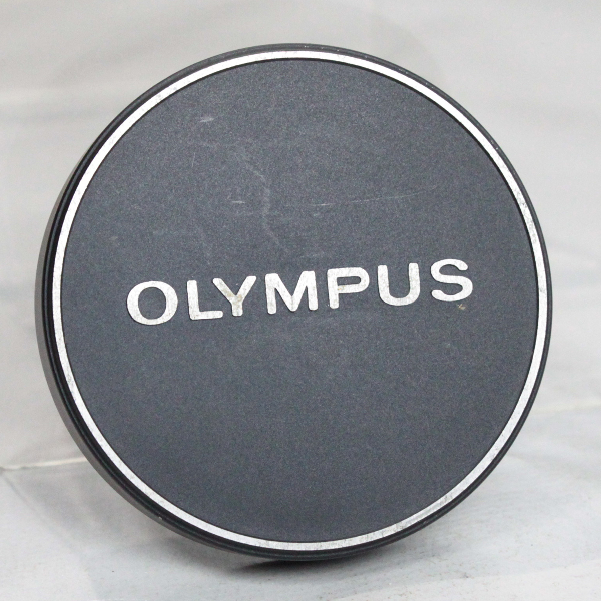 031434 【良品 オリンパス】 OLYMPUS 内径 63.5mm かぶせ式メタルレンズキャップ_画像1