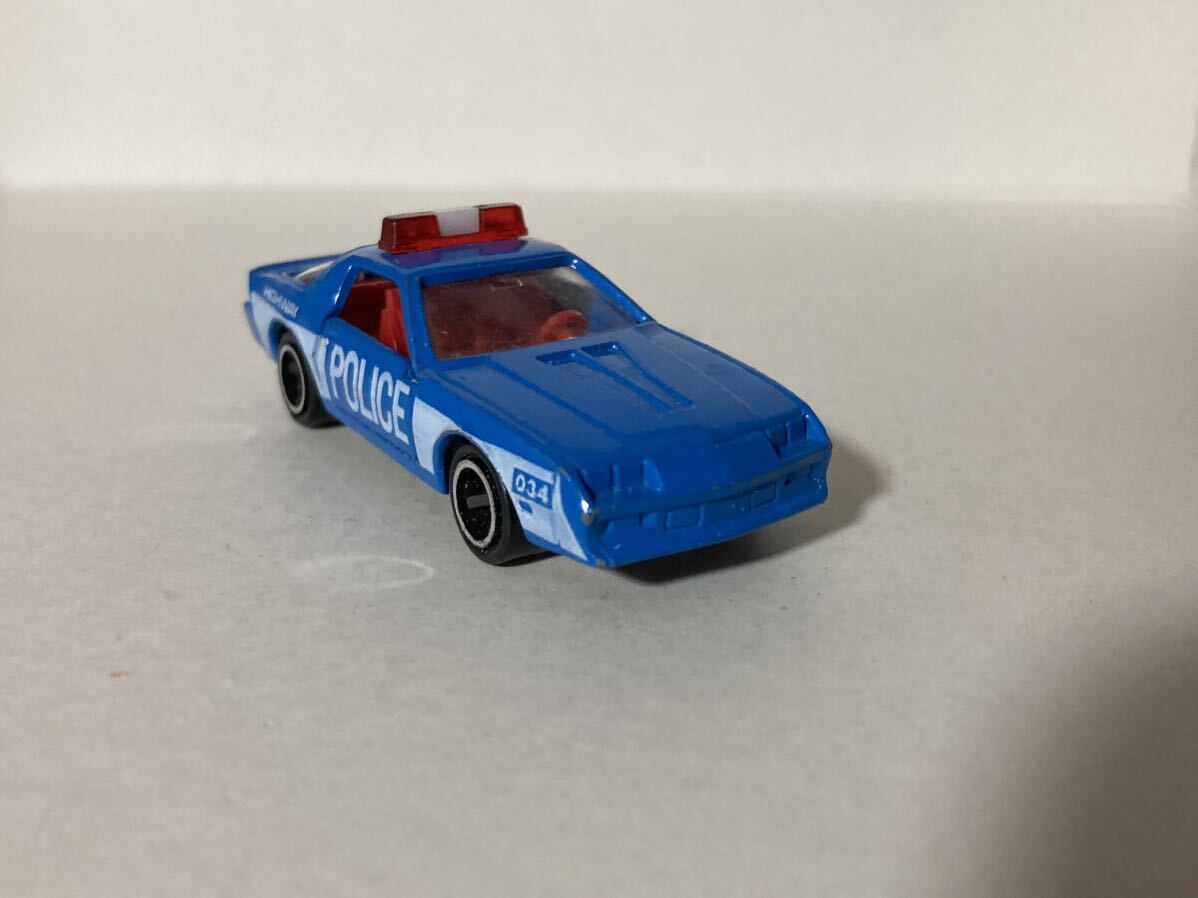 ポリスカー police シボレー Camaro カマロ 小傷多数 1/66スケール 日本製トミカ F34 同梱は同日終了分、木曜迄お支払い厳守_画像3