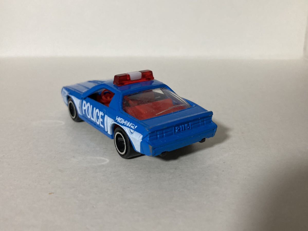 ポリスカー police シボレー Camaro カマロ 小傷多数 1/66スケール 日本製トミカ F34 同梱は同日終了分、木曜迄お支払い厳守_画像4