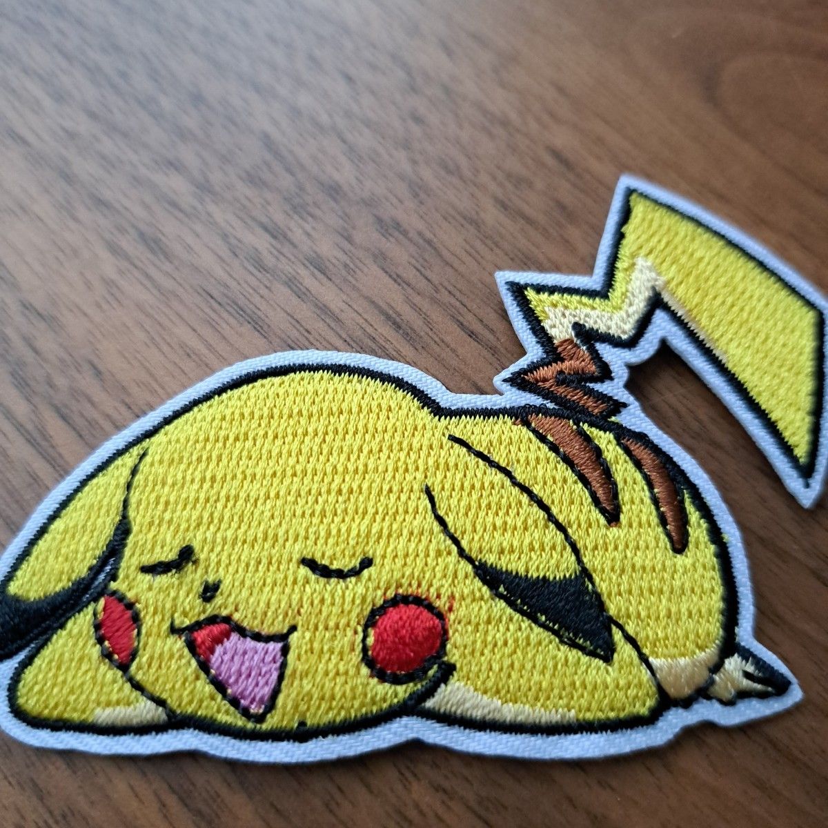 ポケモン　ピカチュウ　アイロン刺繍　ワッペン　ハンドメイド　アップリケ