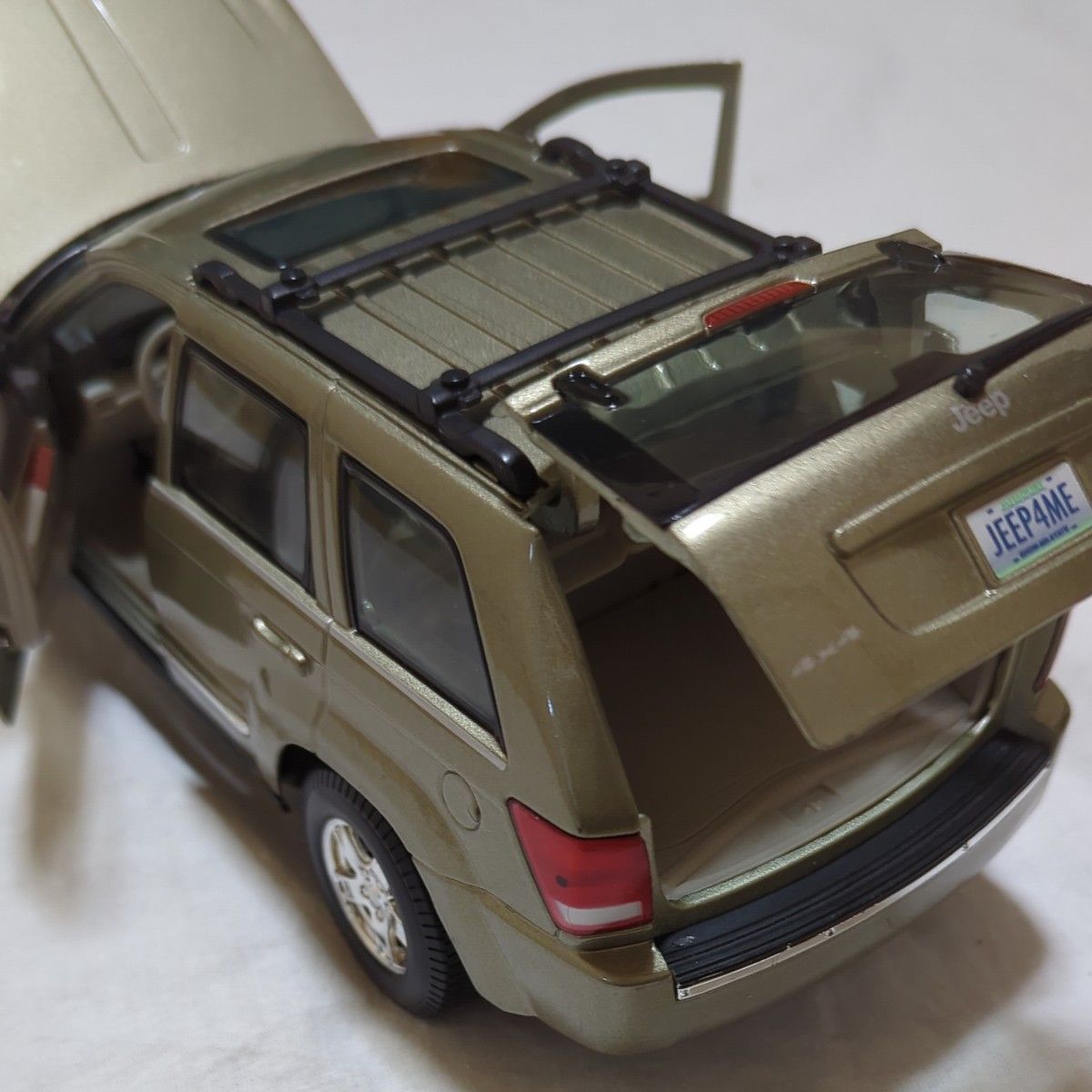 Maisto 1/18 2015 Jeep グランドチェロキー