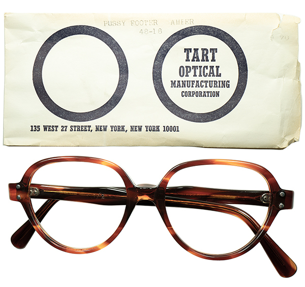 球数極少 渋目初期モデル1950s-60s スリーブ付デッドUSA製 TART OPTICAL タートオプティカル PUSSYFOOTER size48/18 鼈甲柄 眼鏡 a5729_画像1