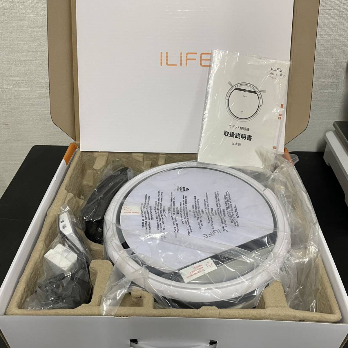 ILIFE/ Islay if vacuum robot cleaner robot vacuum cleaner origin box attaching V3s Pro