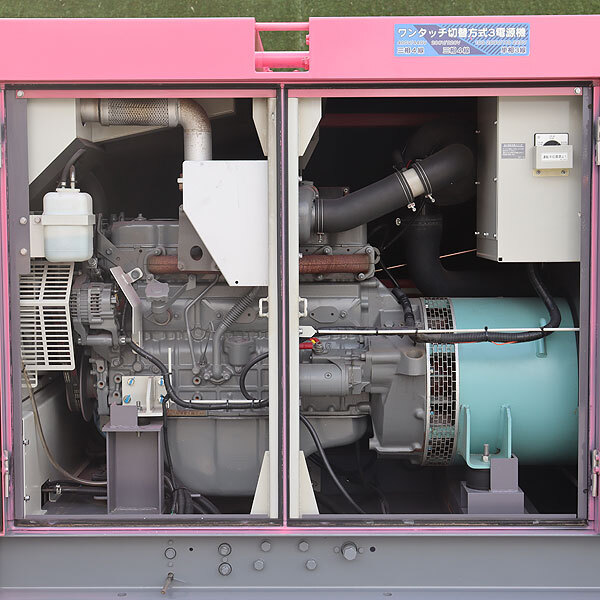 ディーゼル発電機 DENYO DCA-100USI 極超低騒音型 2020年製 100kVA 複電圧 三相単相 建設機械 整備済 福岡 別途送料(要見積) 定額 中古 366_画像7