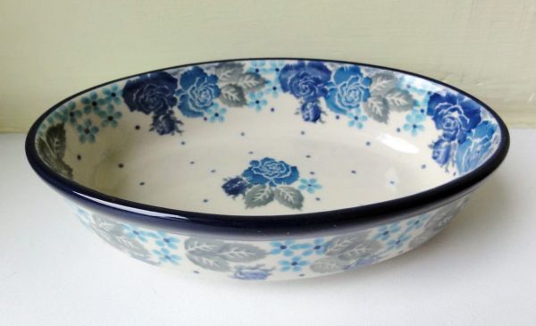 x317 ポーランド陶器 オーバル オーブン/グラタン皿 藍&青バラ/水色小花 ポーリッシュポタリー 食器_違う角度から