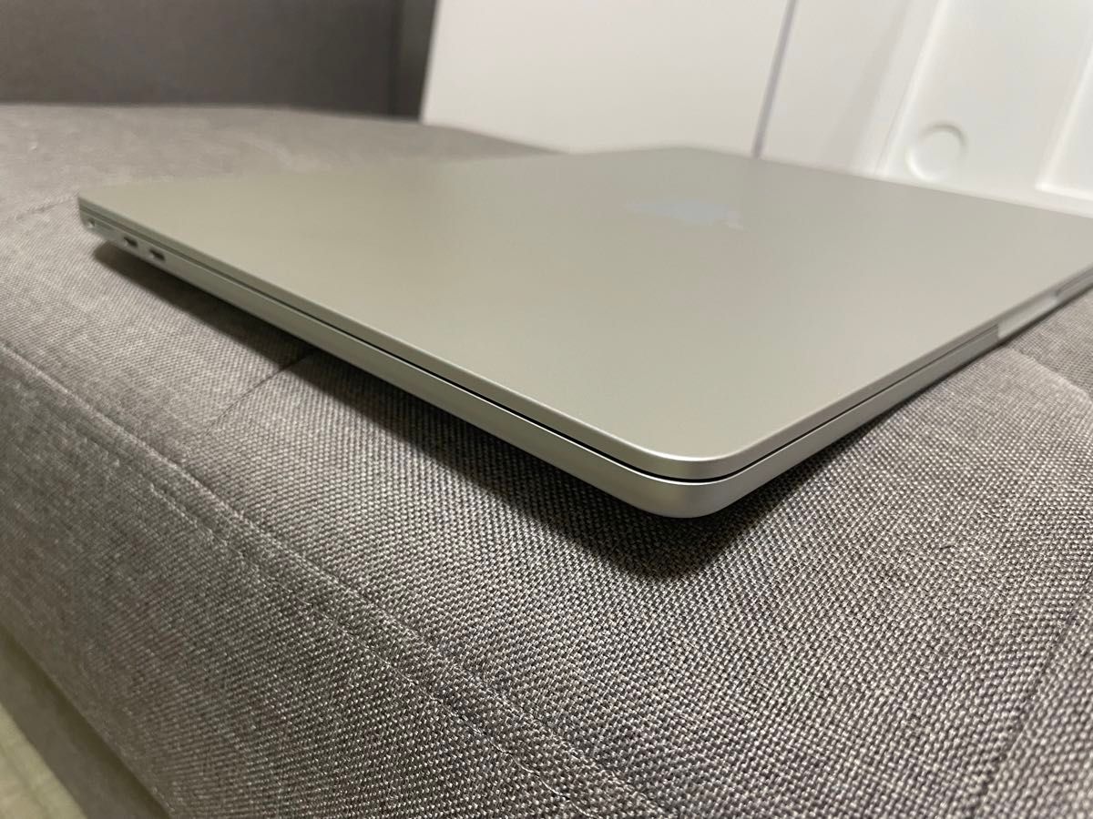 MacBook Air M2 2022、13インチ、16GB/1TB