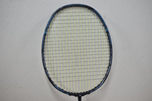 YONEX ヨネックス VOLTRIC Z-FORCE Ⅱ ボルトリック ゼットフォース 2 4UG5 バトミントンラケット_画像2