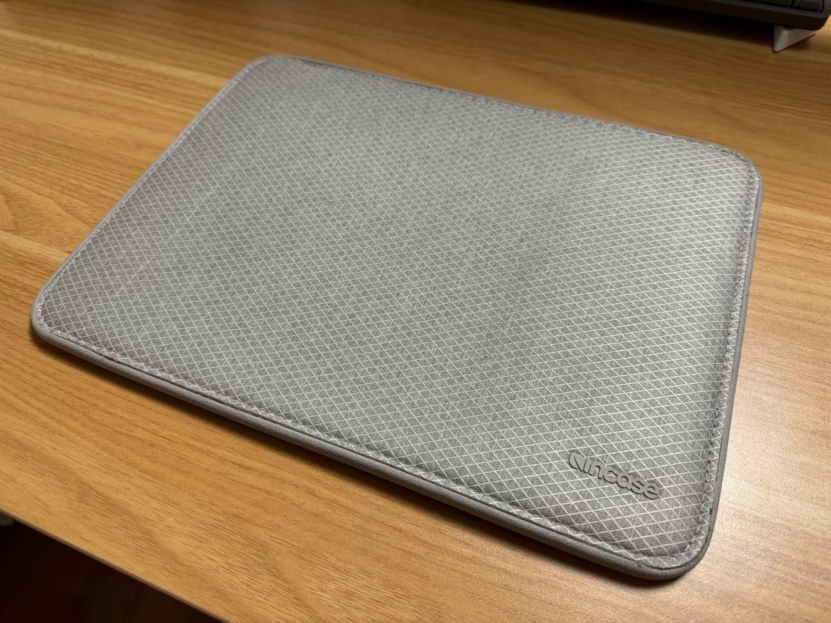 incase icon ripstop for MBP13 macbook air 13インチ　ケース 