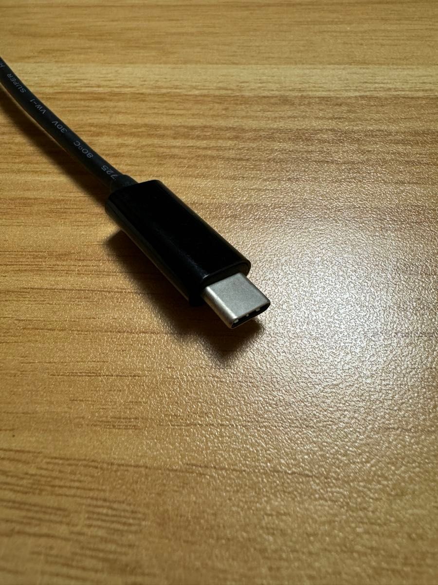 USB-C to HDMI 変換ケーブル