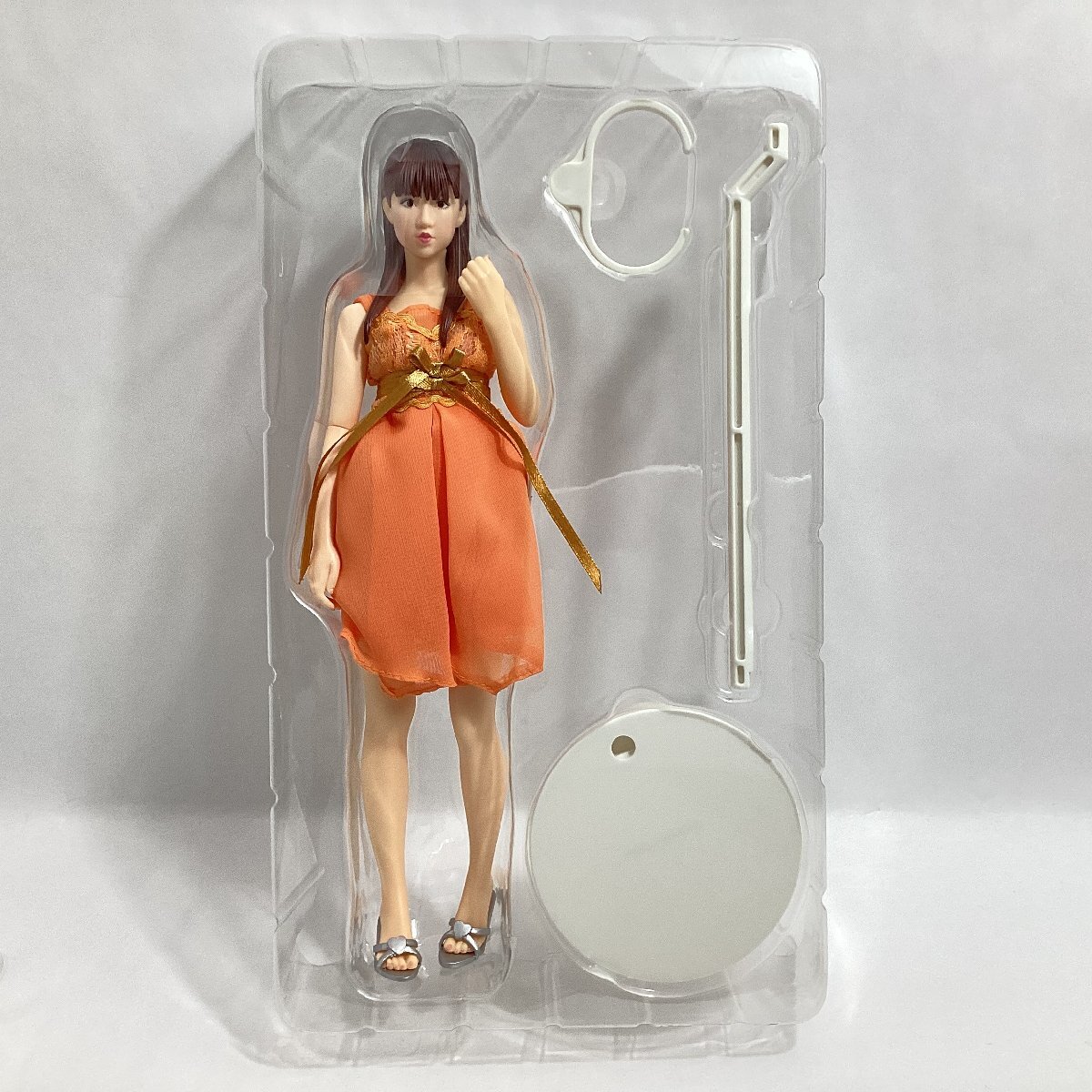 トライディア　小倉優子 style　1/6スケール リアルフィギュア　DVD付き　高さ約27cm_画像3