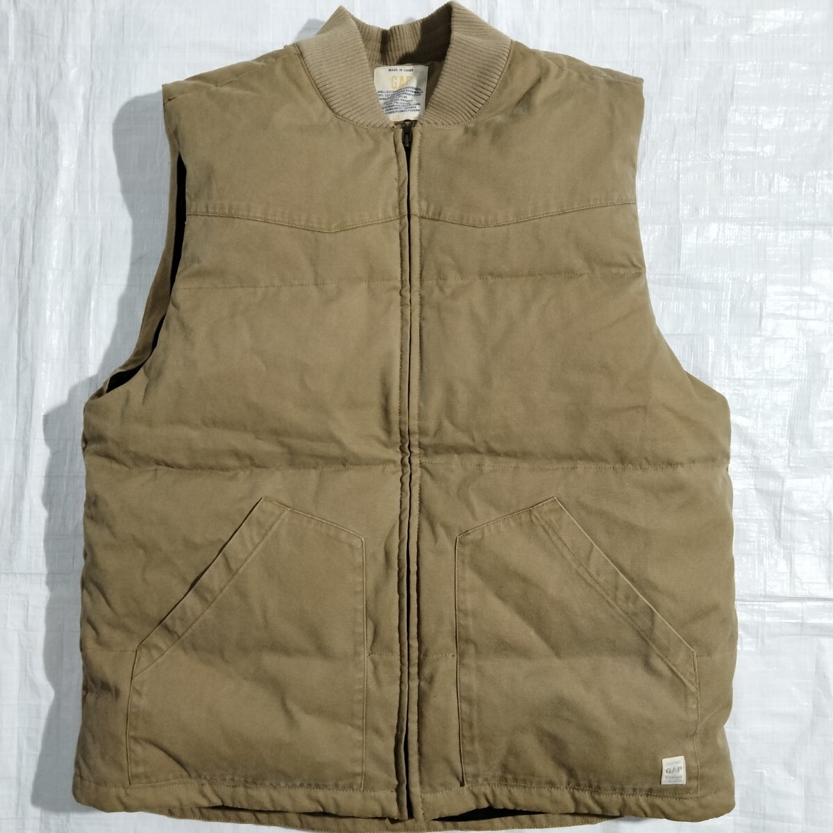 gap GAP ギャップ コットン ダック　ダウン ベスト khaki tan カーキ　ベージュ　down vest ウエスタンヨーク　ゆったりシルエット　Ｌ _画像1