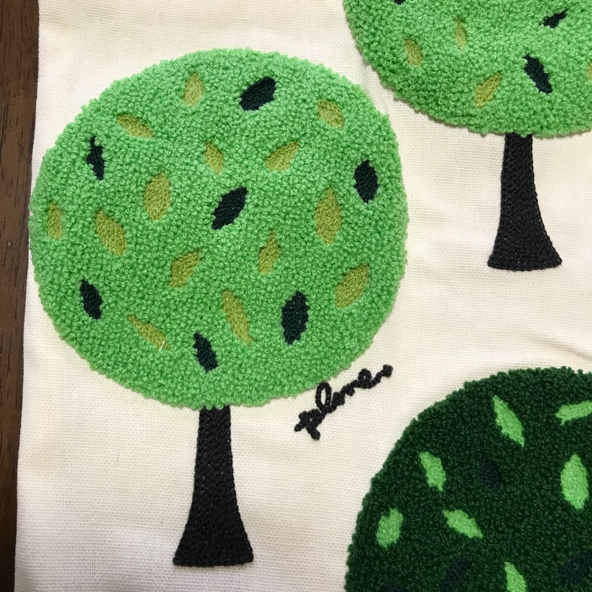 新品　クッションカバー　プルーン　木　シェニール　刺繍　45×45㎝　手洗い可能_画像5