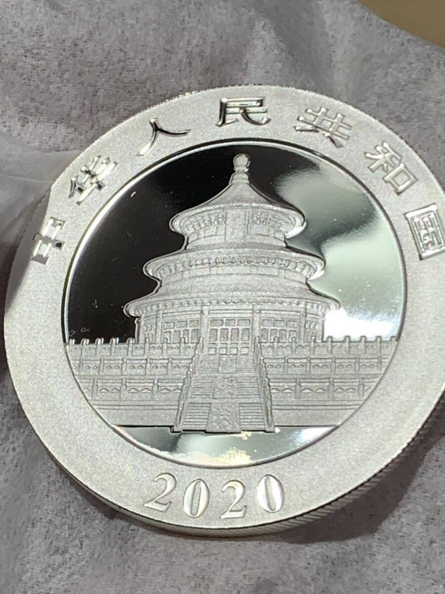 中国パンダ銀貨 2022年中華人民共和国パンダ10元 純銀 30グラム 未使用 極美品 希少 非常に入手困難 収蔵品放出 の画像7