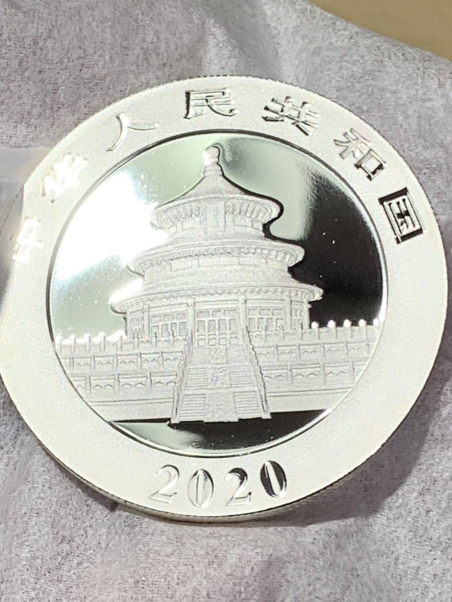 中国パンダ銀貨 2022年中華人民共和国パンダ10元 純銀 30グラム 未使用 極美品 希少 非常に入手困難 収蔵品放出 の画像10