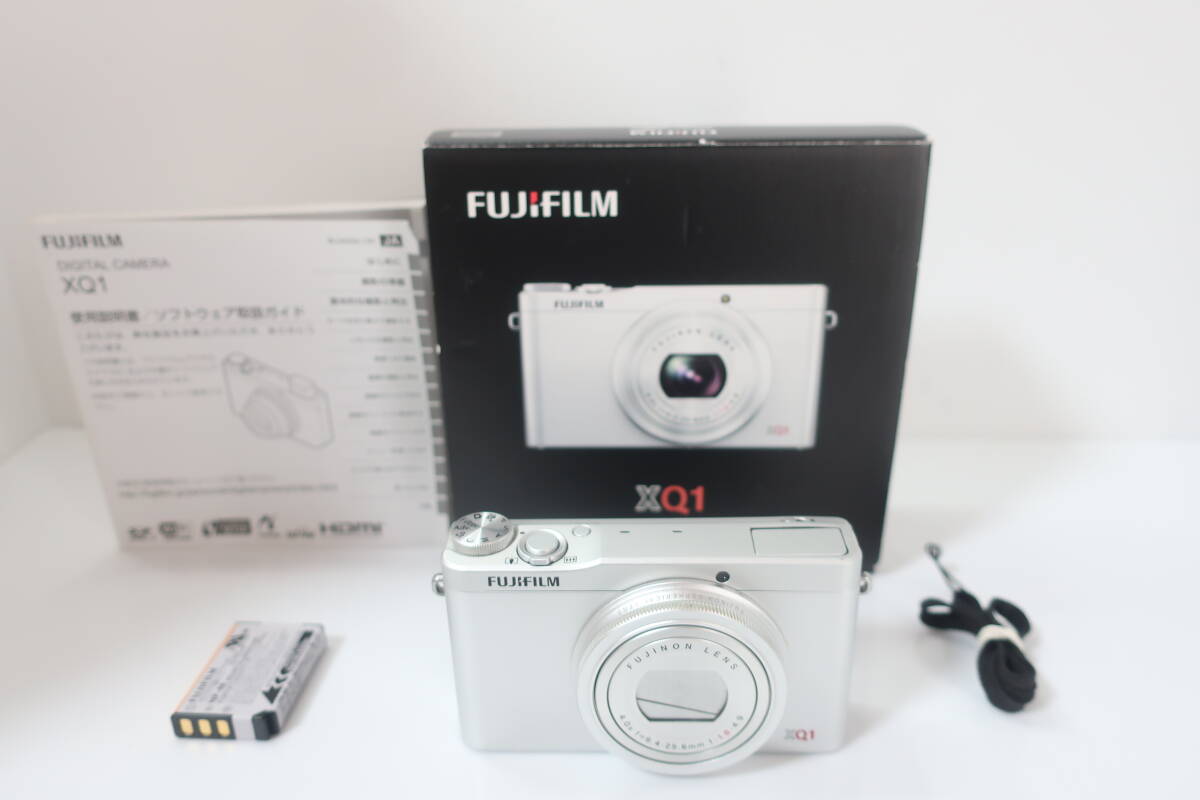 ★訳あり★ FUJIFILM フジフィルム XQ1 元箱付 #2870_画像1